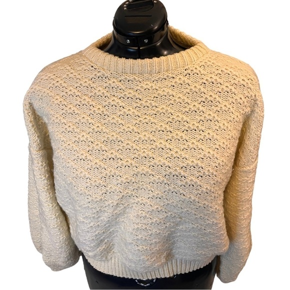 Hand Crafted Oversized & Slightly Cropped Cream Sweater with Balloon Sleeves - Picture 2 of 12